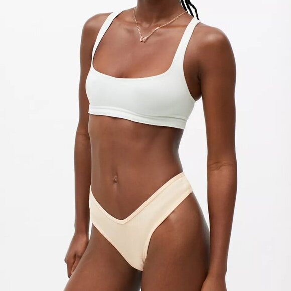 NWT UO Out From Under Ribbed V-Cut Peach Thong - Picture 3 of 6